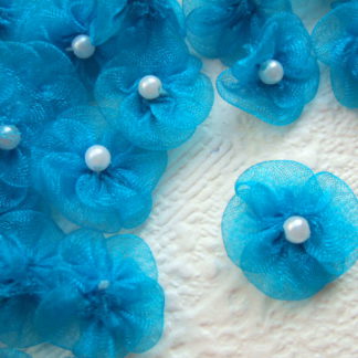 Roosjes organza pareltje