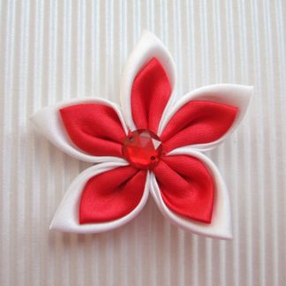 Grote satijnen bloemen