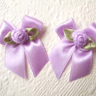 Strikjes satijn roosje