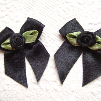 Strikjes satijn roosje