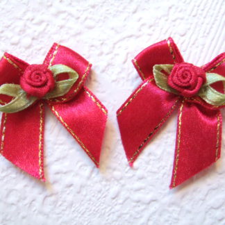 Strikjes satijn roosje