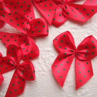 Strikjes satijn stippen