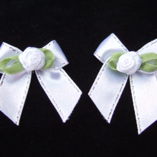 Strikjes satijn roosje