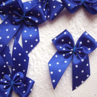 Strikjes satijn stippen