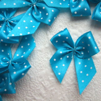 Strikjes satijn stippen