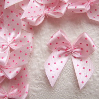 Strikjes satijn stippen