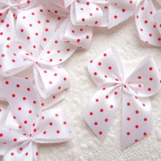 Strikjes satijn stippen