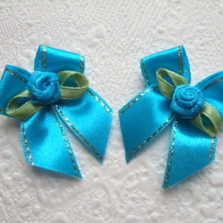 Strikjes satijn roosje