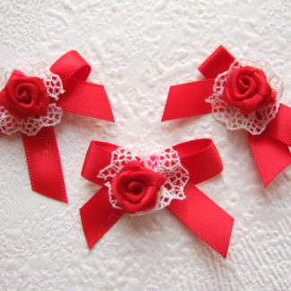 Strikjes roosje kant